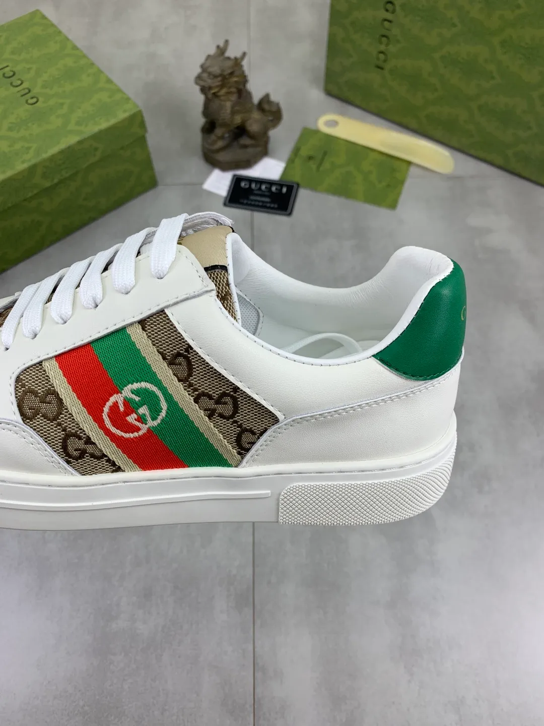 Men's shoes 💰P420 💰[New style]🆘 The latest model from Gucci GUCCI official website🎁Classic casual and fashionable men's shoes👟Best model💥The style is simple and elegant, exclusive for trendy men. Unique official website latest brand elements👑Gucci original decoration, fashionable and generous, original soft calfskin fabric➕Comfortable soft first-layer pigskin lining ✅The official website specifies wear-resistant casual outsole, the classic model is photographed in real life🎬Color: 2️⃣colors available😍Number of codes: 38-44